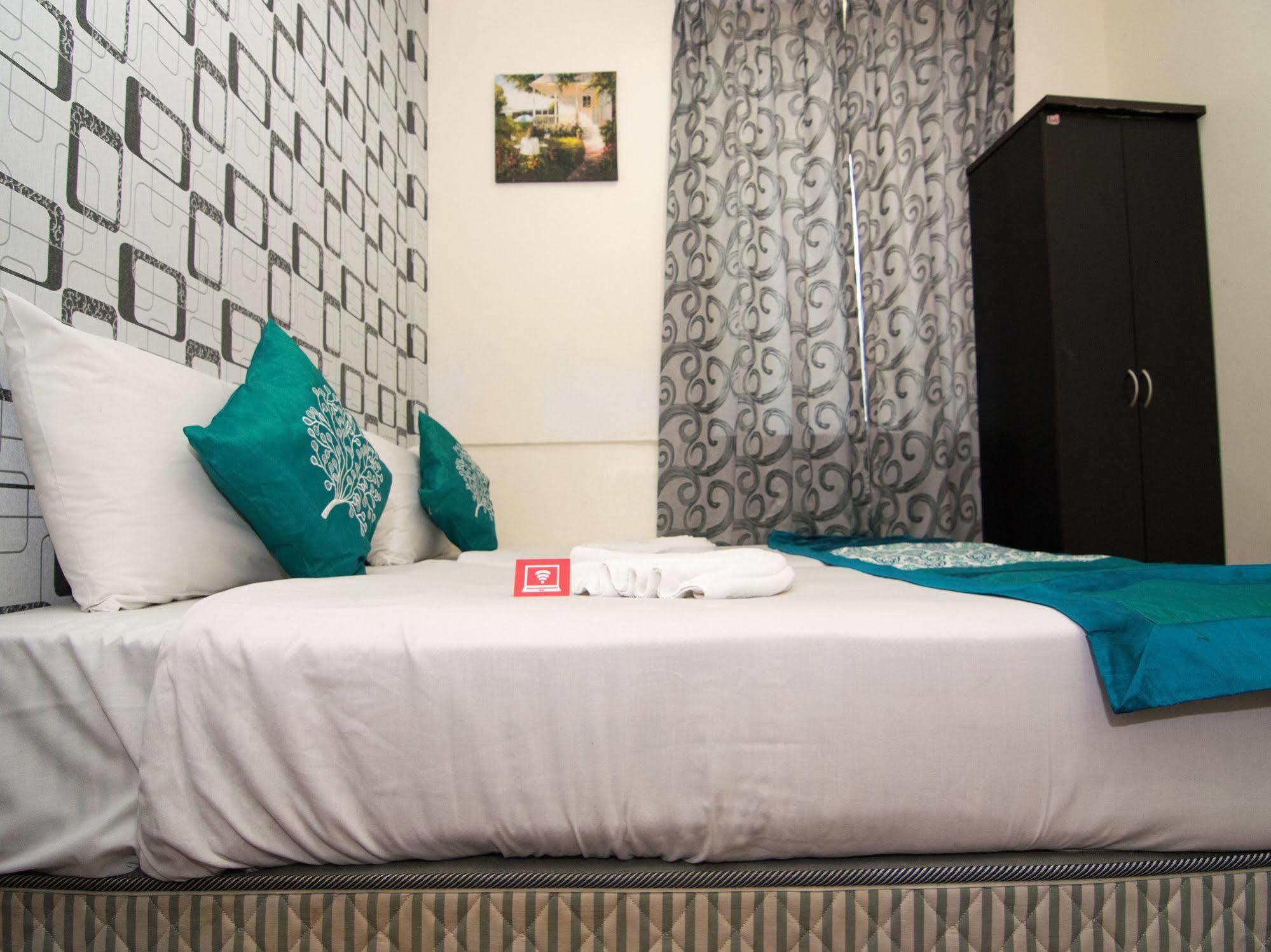 Oyo 103 V'La Garden Hotel クアラルンプール エクステリア 写真